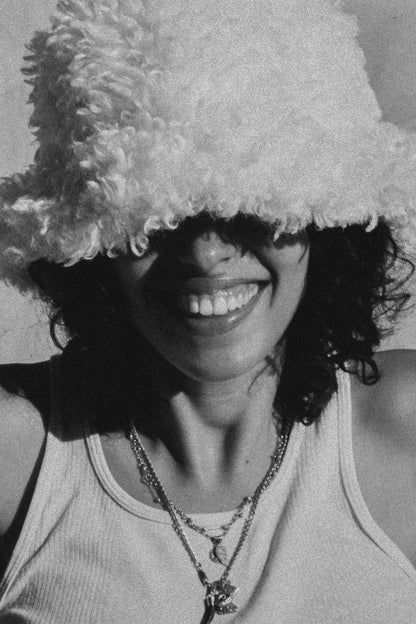 Fluffy Bucket - Snow
